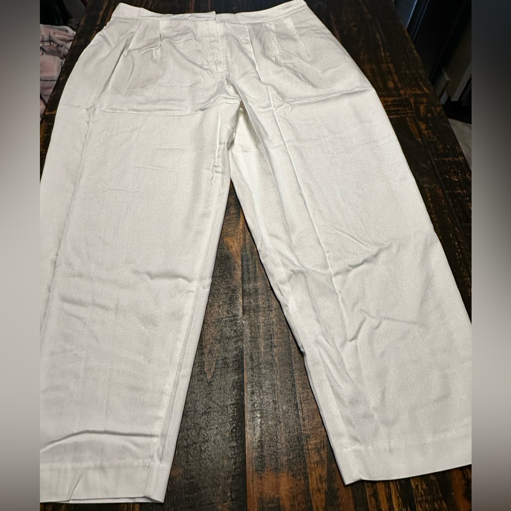 Zara Women’s Capri Pants